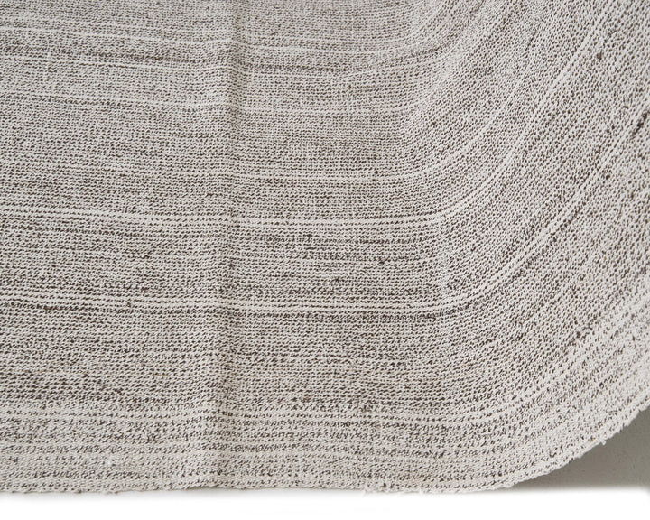 Gray Kilim Rug 5' 5" x 9' 10" | No. VR96823