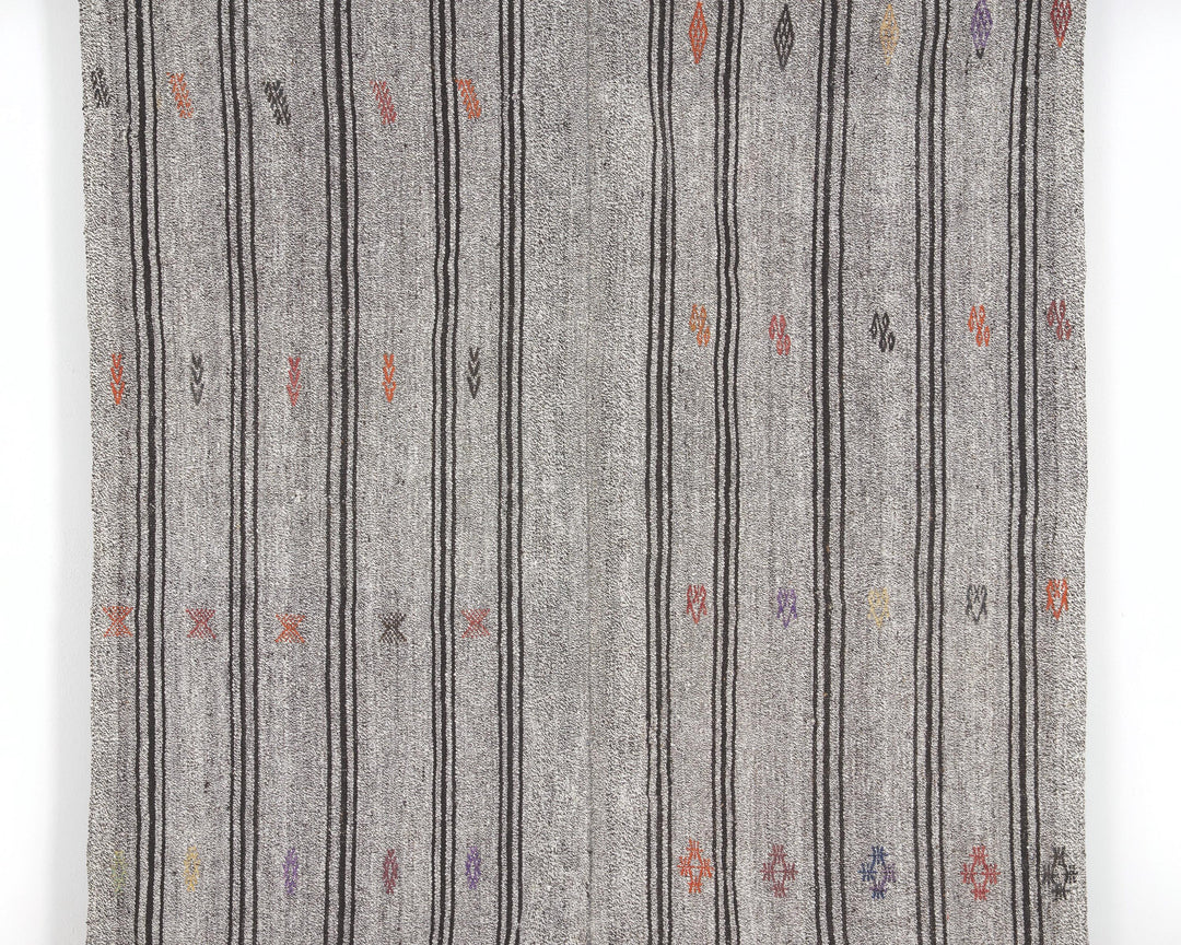 Gray Kilim Rug 5' 7" x 7' 5" | No. VR94578
