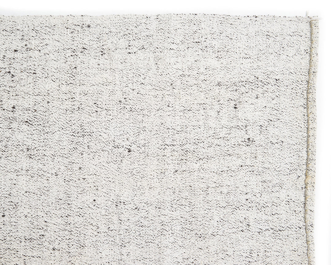 White Runner Rug 5' 1" x 15' 3" | No. VR30936