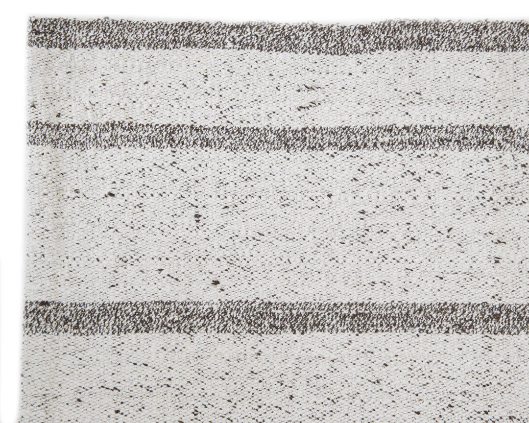White Runner Rug 3' 6" x 9' 6" | No. VR47499