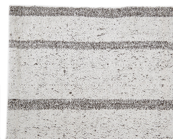 White Runner Rug 3' 6" x 9' 6" | No. VR47499