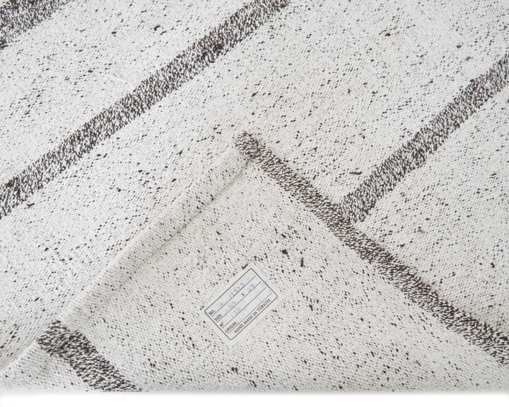 White Runner Rug 3' 6" x 9' 6" | No. VR47499
