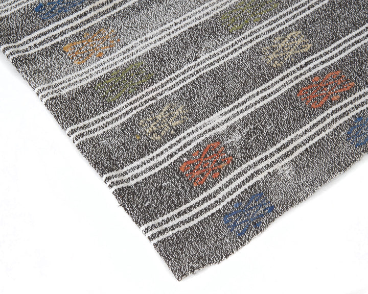 Gray Runner Rug 3' 8" x 9' 11" | No. VR95001