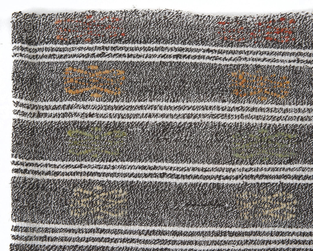 Gray Runner Rug 3' 8" x 9' 11" | No. VR95001