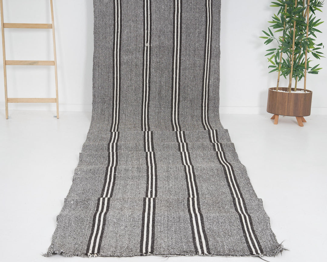 Gray Runner Rug 3' 5" x 19' | No. VR85603