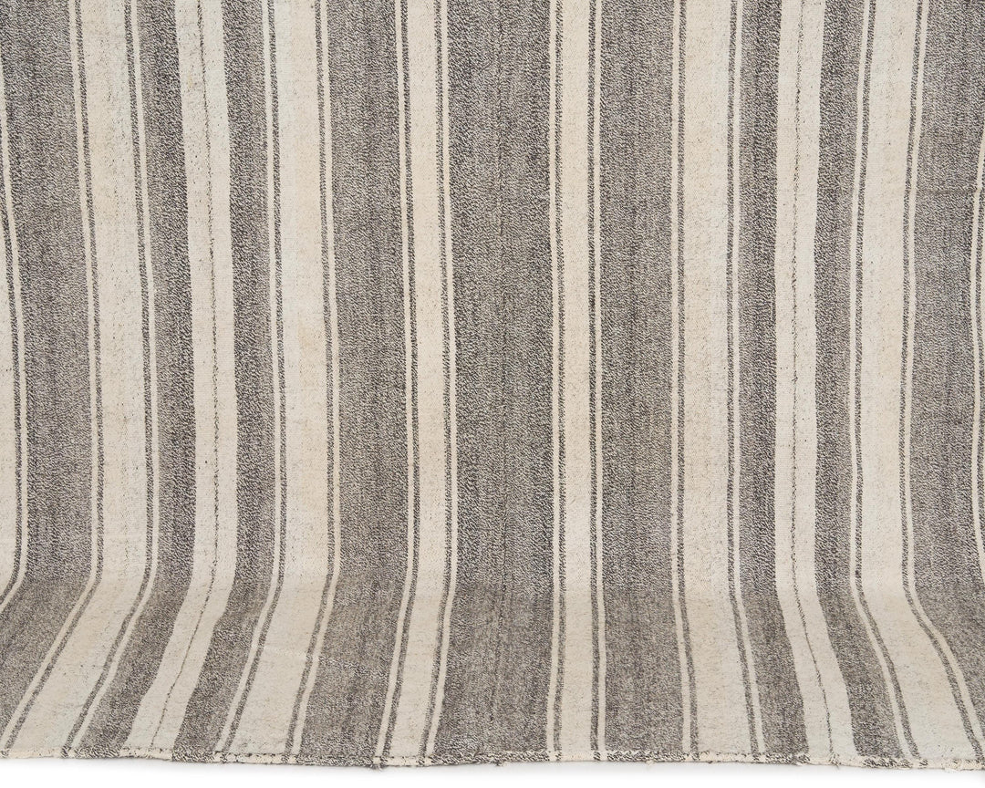 Gray Kilim Rug 6' 1" x 8' 6" | No. VR64456