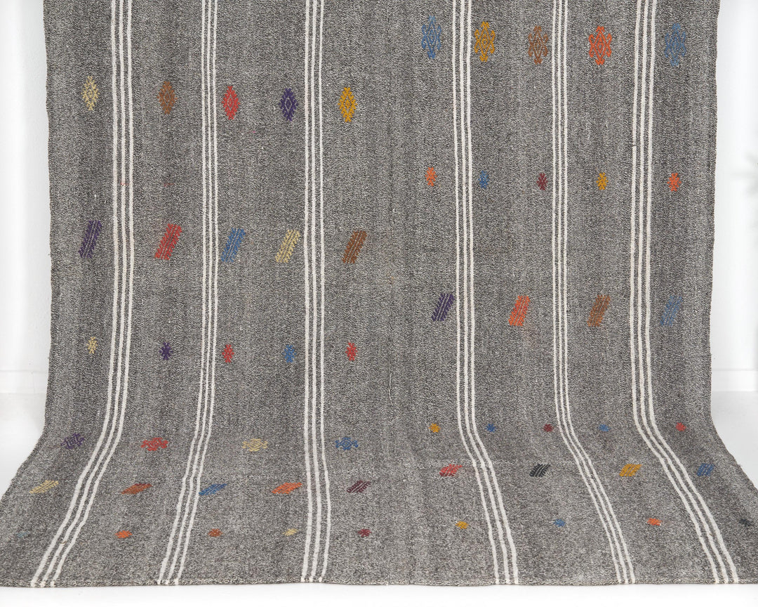 Gray Kilim Rug 5' 11" x 10' | No. VR22162