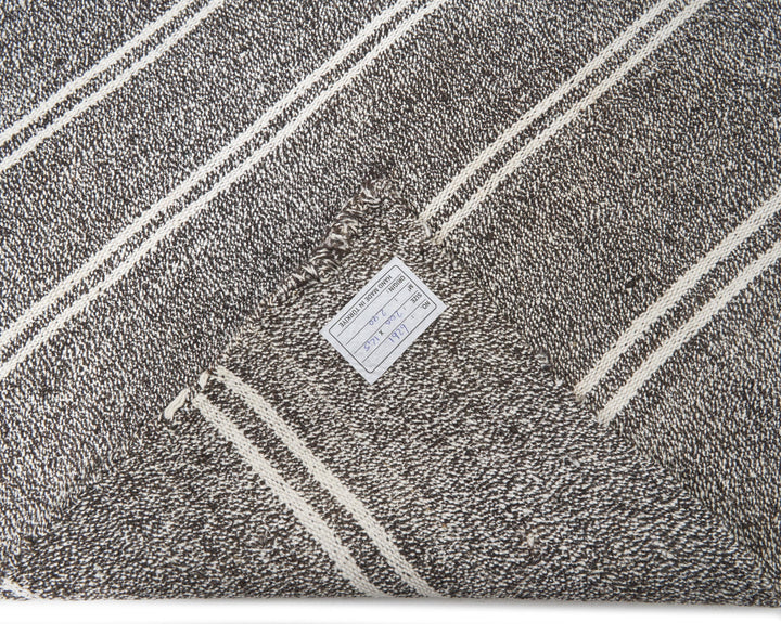 Gray Kilim Rug 4' 9" x 6' 7" | No. VR68167