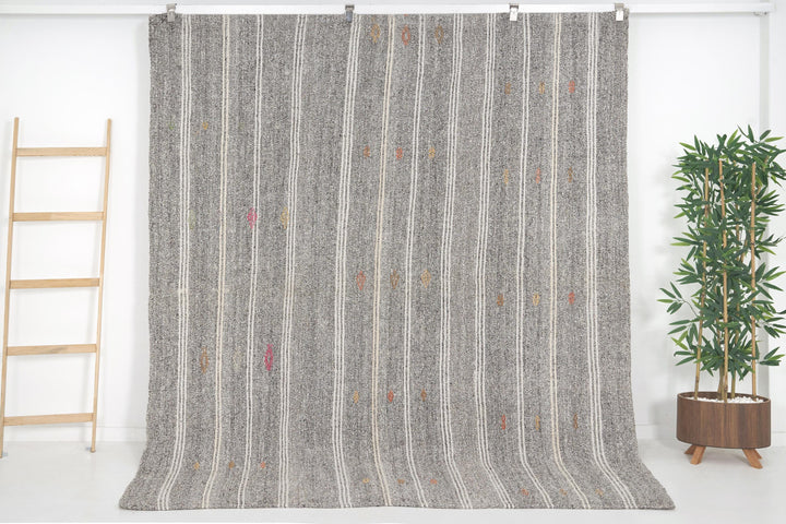 Gray Kilim Rug 7' 1" x 8' 4" | No. VR78175