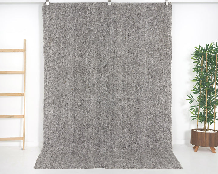 Gray Kilim Rug 8' 2" x 5' 8" | No. VR26123