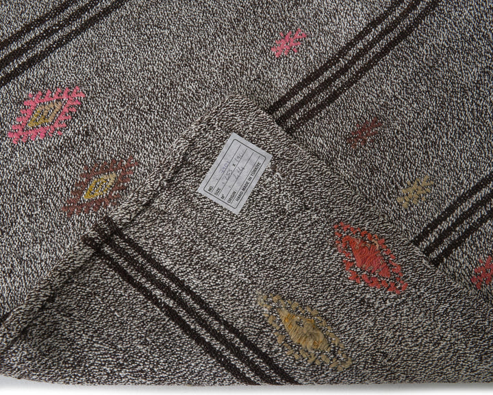 Kilim Rug 6' 3" x 8' 4" | No. VR45993