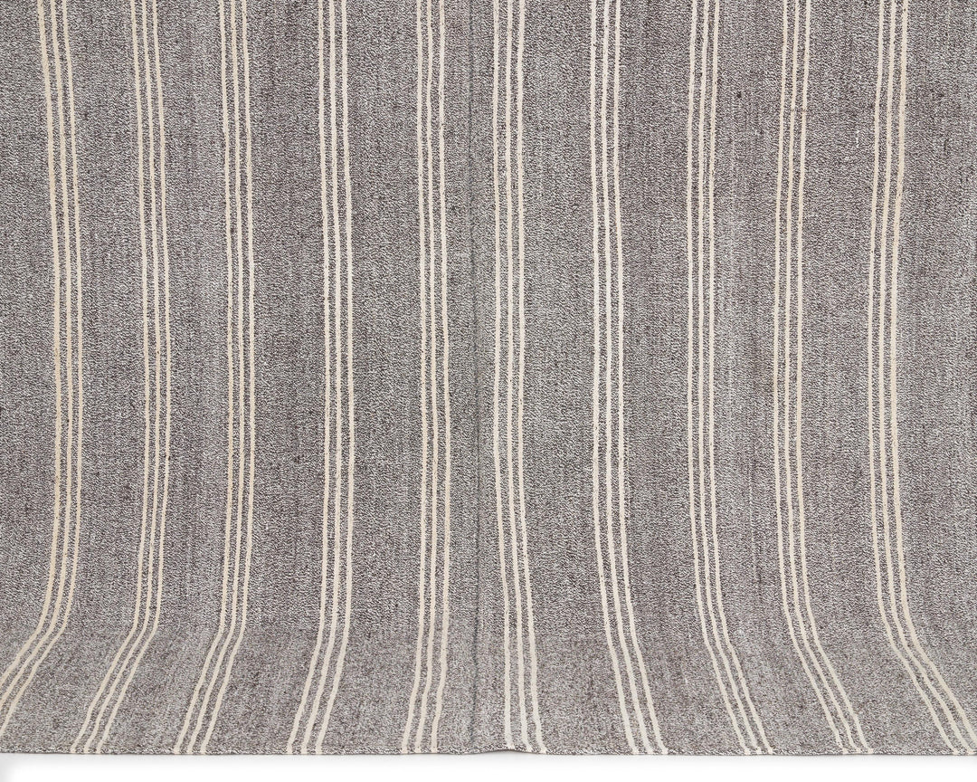 Kilim Rug 6' 5" x 8' 5" | No. VR83073