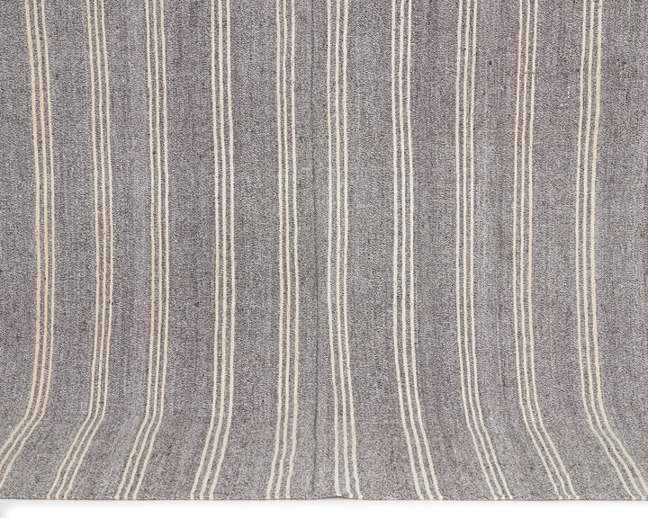 Kilim Rug 6' 5" x 8' 5" | No. VR83073