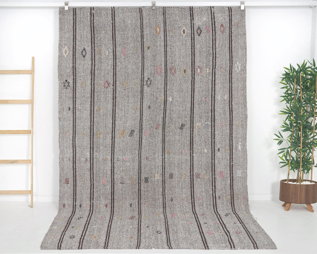 Gray Kilim Rug 6' x 9' 2" | No. VR99171