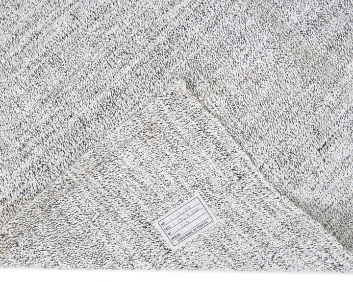 Gray Kilim Rug 5' 1" x 7' 6" | No. VR18235