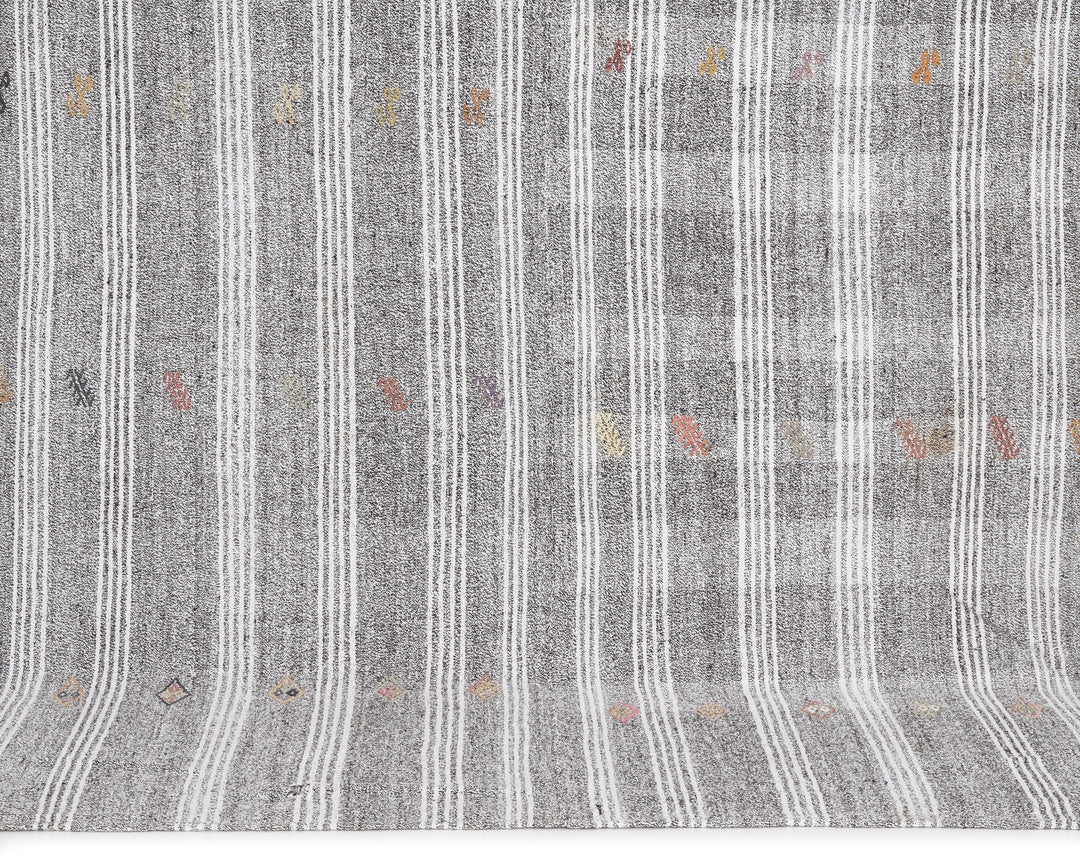 Gray Kilim Rug 6' 4" x 8' 10" | No. VR30067