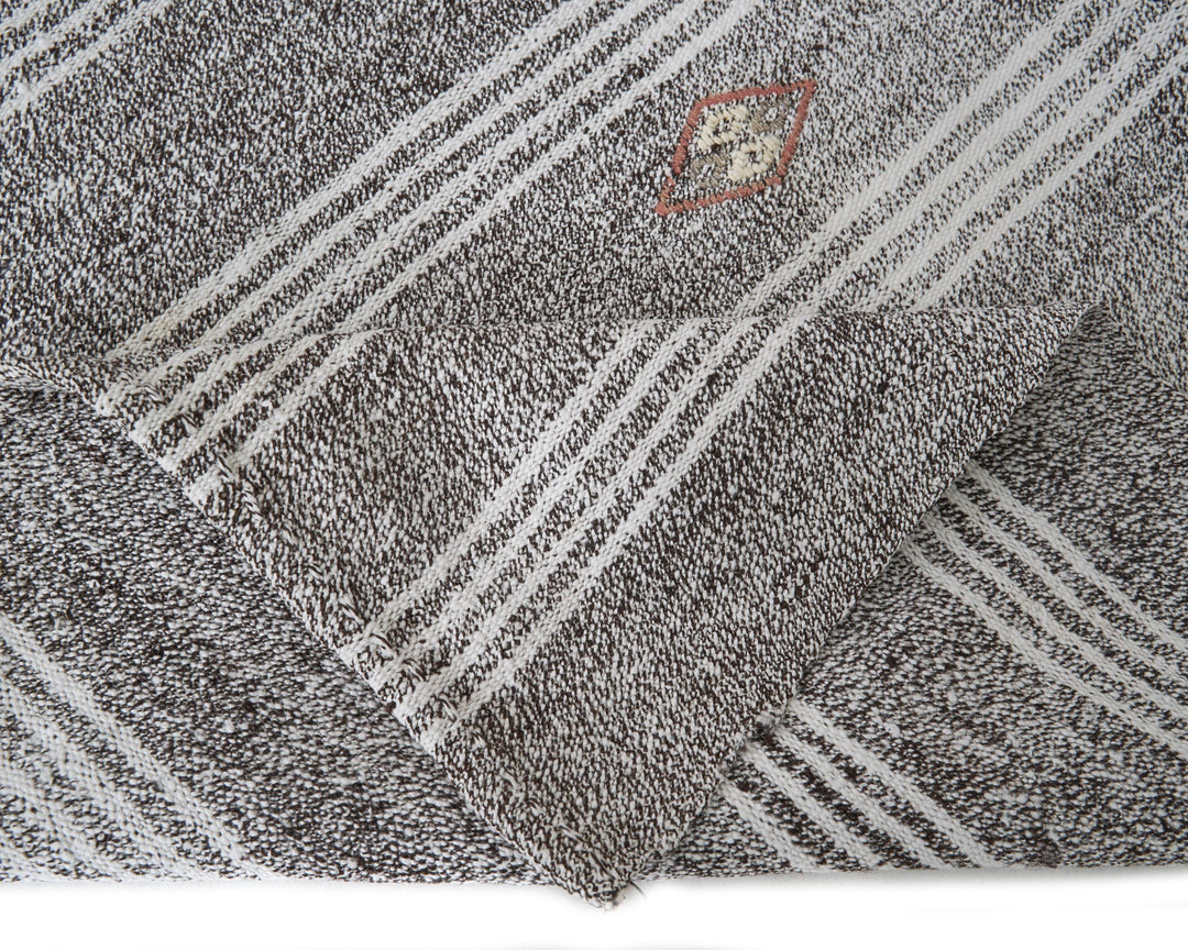 Gray Kilim Rug 6' 4" x 8' 10" | No. VR30067