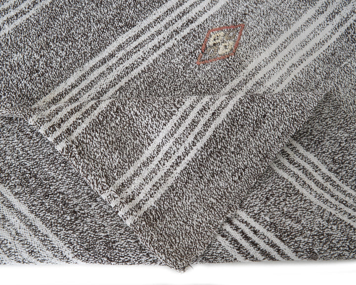 Gray Kilim Rug 6' 4" x 8' 10" | No. VR30067
