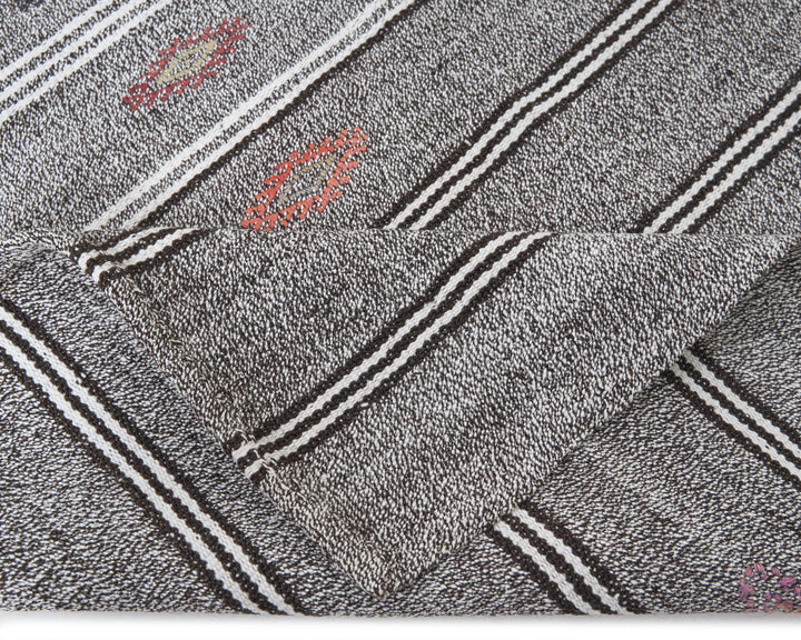 Gray Kilim Rug 6' 1" x 7' 4" | No. VR39816