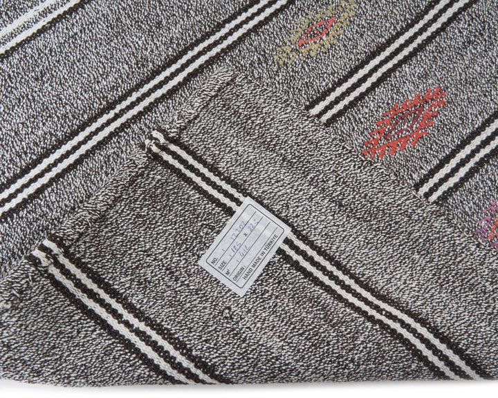 Gray Kilim Rug 6' 1" x 7' 4" | No. VR39816