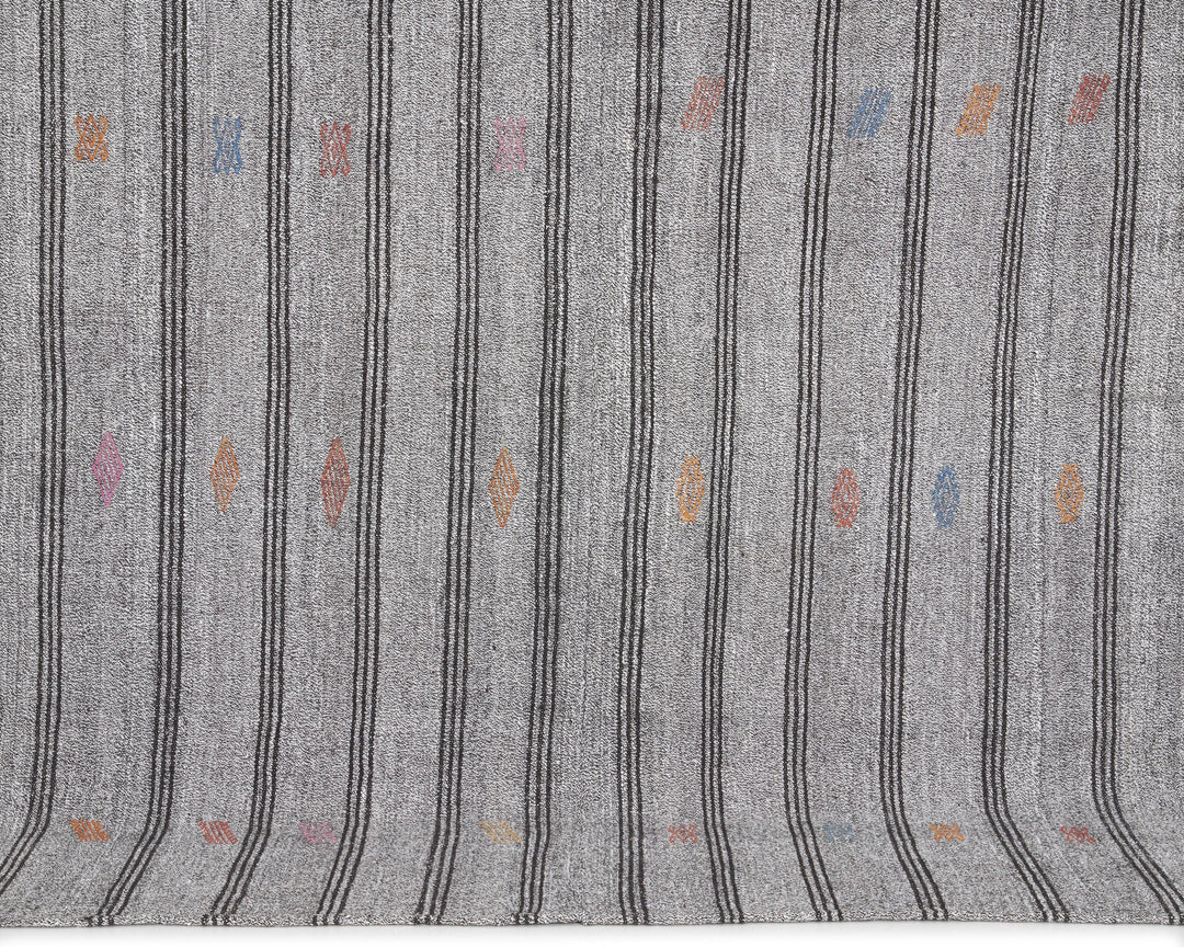 Gray Kilim Rug 6' 2" x 7' 11" | No. VR16671
