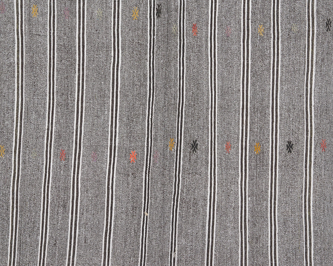 Gray Kilim Rug 5' 5" x 8' 7" | No. VR28399