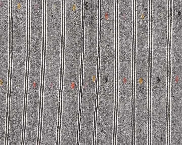 Gray Kilim Rug 5' 5" x 8' 7" | No. VR28399
