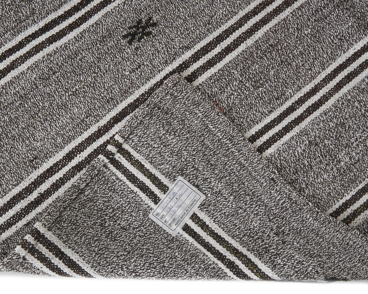 Gray Kilim Rug 5' 5" x 8' 7" | No. VR28399