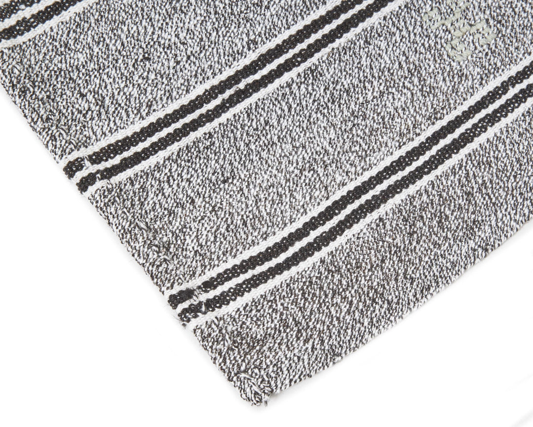 Gray Kilim Rug 5' 5" x 6' 9" | No. VR40170