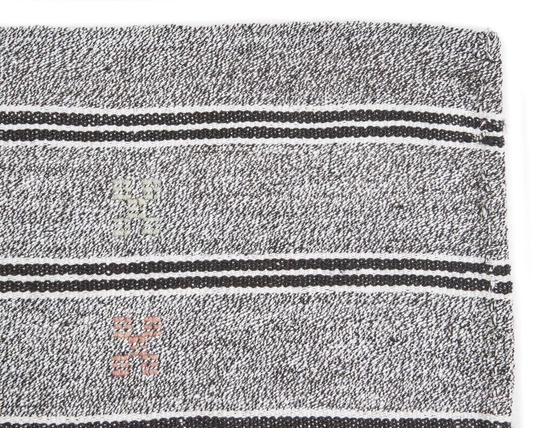 Gray Kilim Rug 5' 5" x 6' 9" | No. VR40170