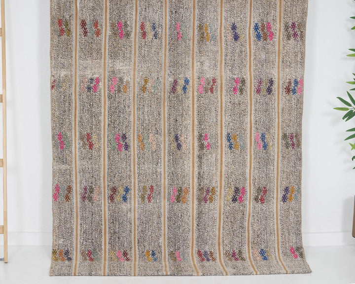 Gray Kilim Rug 3' 10" x 7' 2" | No. VR74700