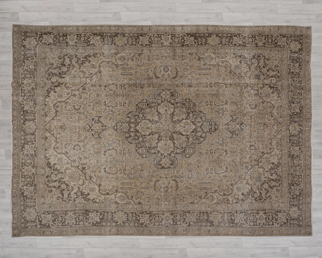 Neutral Oushak Rug 9' 3" x 12' 5" | No. VR47364