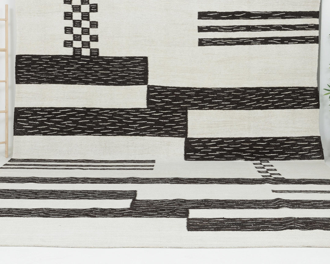 Black Kilim Rug 10' x 13' 3" | No. VR18726