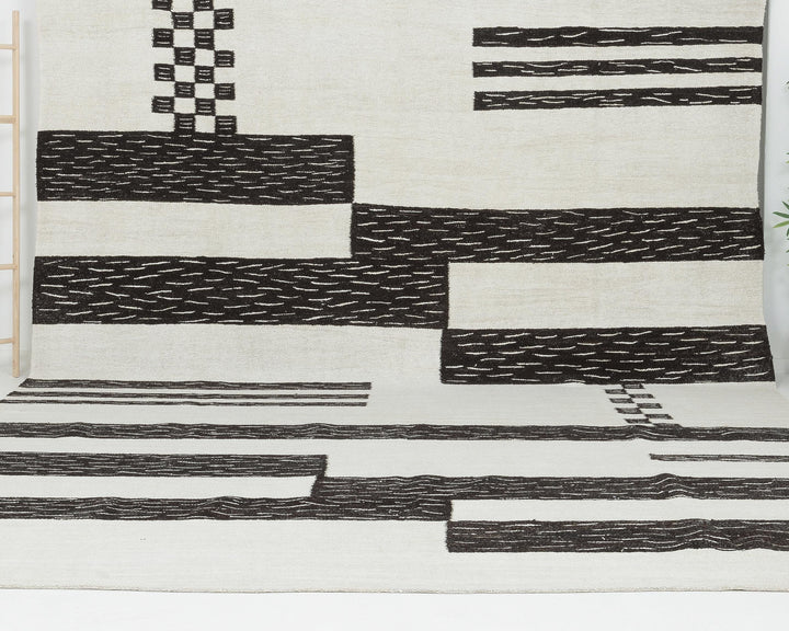 Black Kilim Rug 10' x 13' 3" | No. VR18726