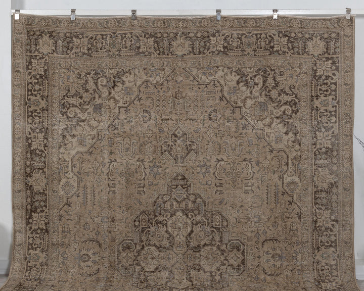 Neutral Oushak Rug 9' 3" x 12' 5" | No. VR47364