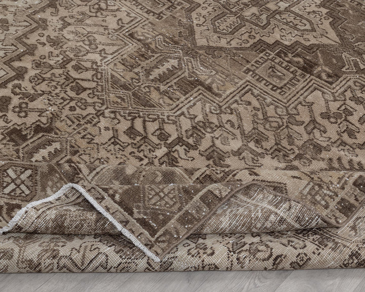 Neutral Oushak Rug 6' 11" x 10' 5" | No. VR54550