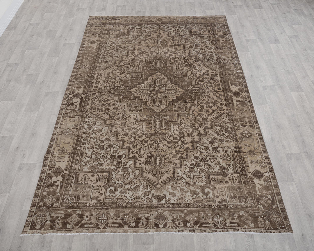 Neutral Oushak Rug 6' 11" x 10' 5" | No. VR54550
