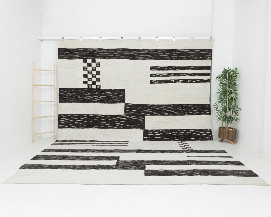 Black Kilim Rug 10' x 13' 3" | No. VR18726