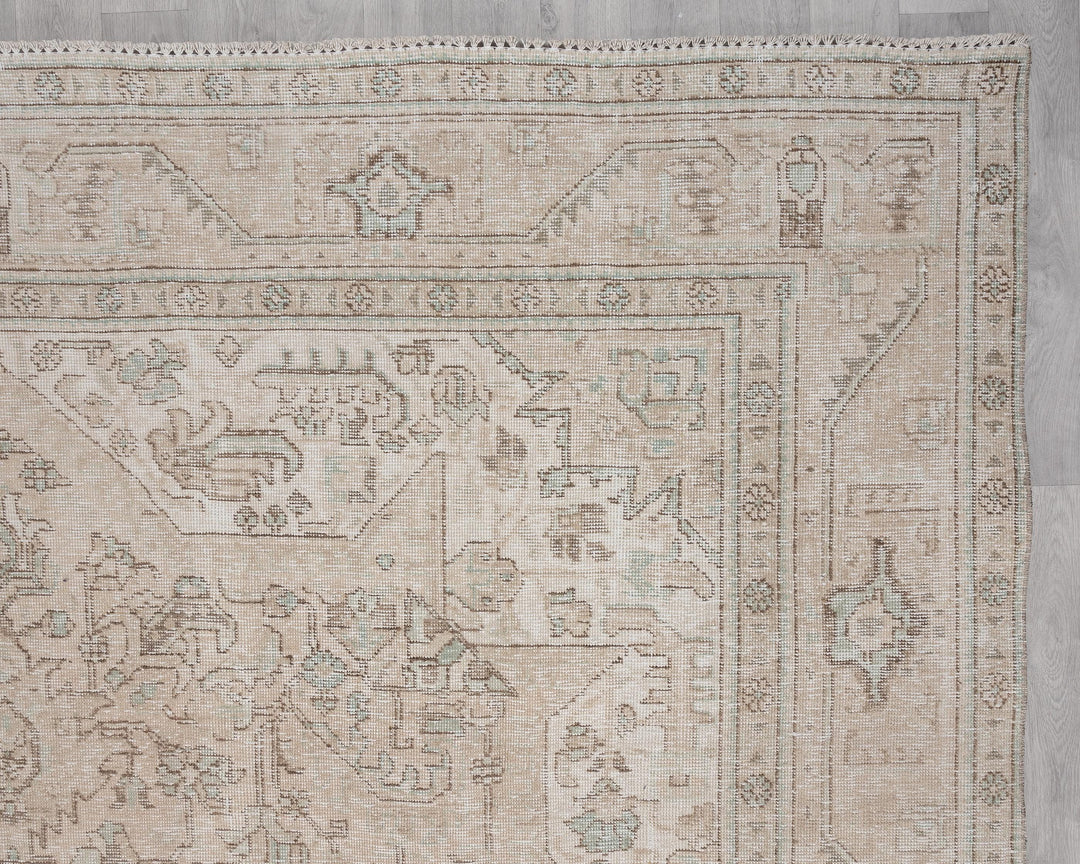 Beige Oushak Rug 9' 6" x 12' 8" | No. VR23603