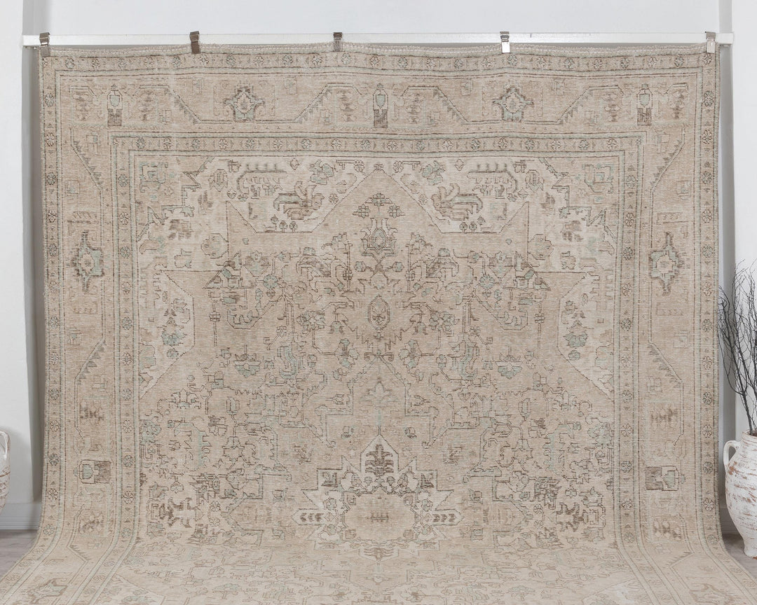 Beige Oushak Rug 9' 6" x 12' 8" | No. VR23603