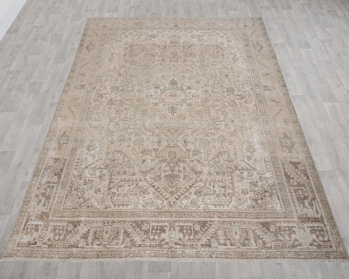 Beige Oushak Rug 9' 6" x 12' 8" | No. VR23603