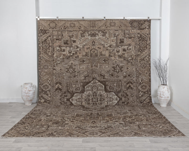Brown Oushak Rug 9' 3" x 12' 4" | No. VR35755