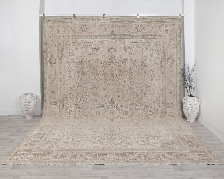 Beige Oushak Rug 9' 6" x 12' 8" | No. VR23603