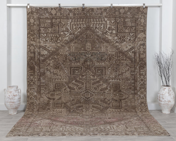 Neutral Oushak Rug 8' x 11' | No. VR98975