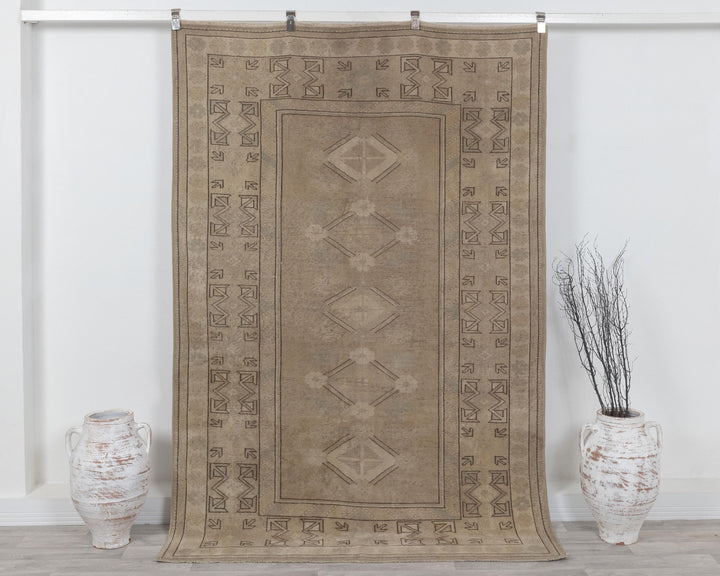Neutral Oushak Rug 3' 7" x 6' 5" | No. VR99859