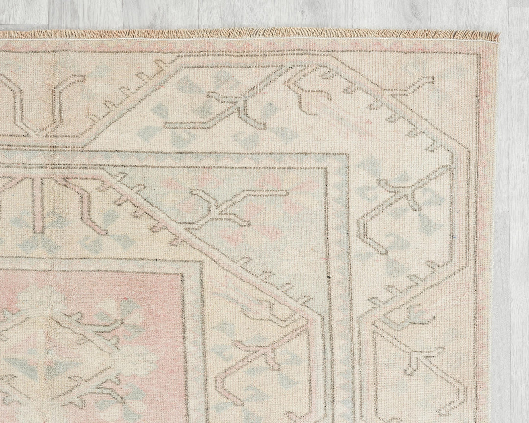 Beige Oushak Rug 5' x 8' | No. VR87334