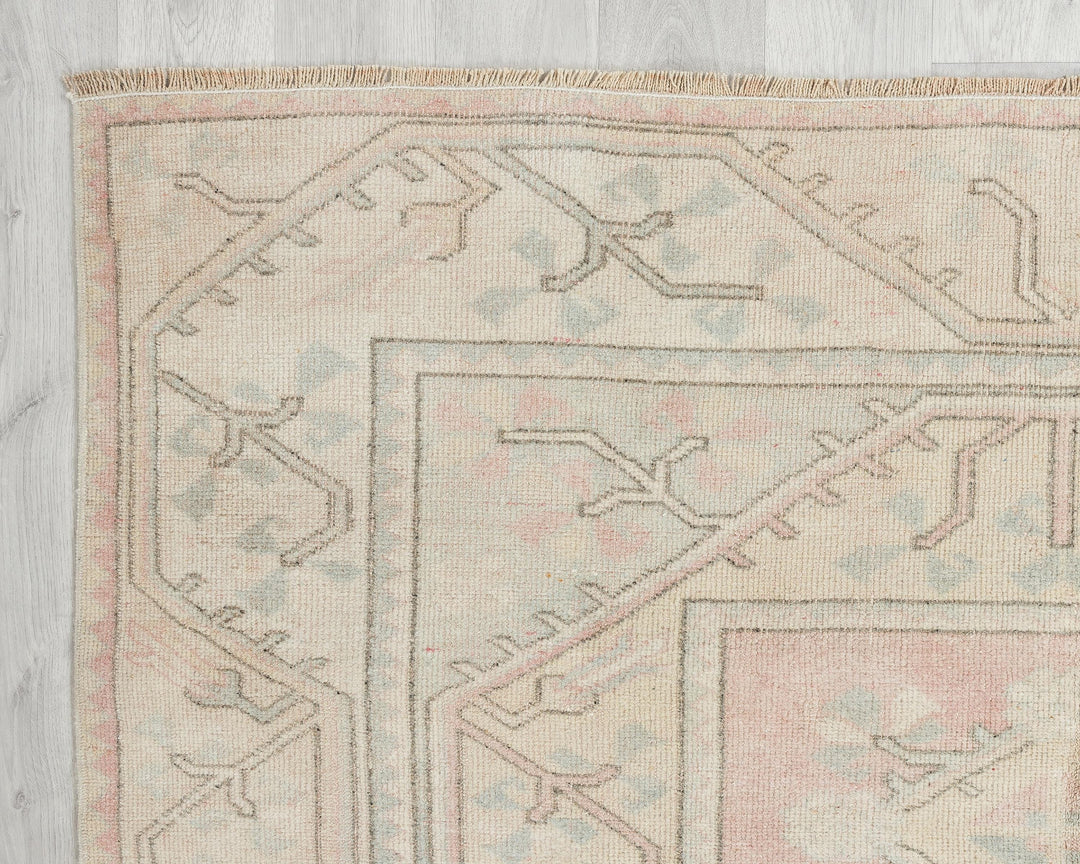 Beige Oushak Rug 5' x 8' | No. VR87334