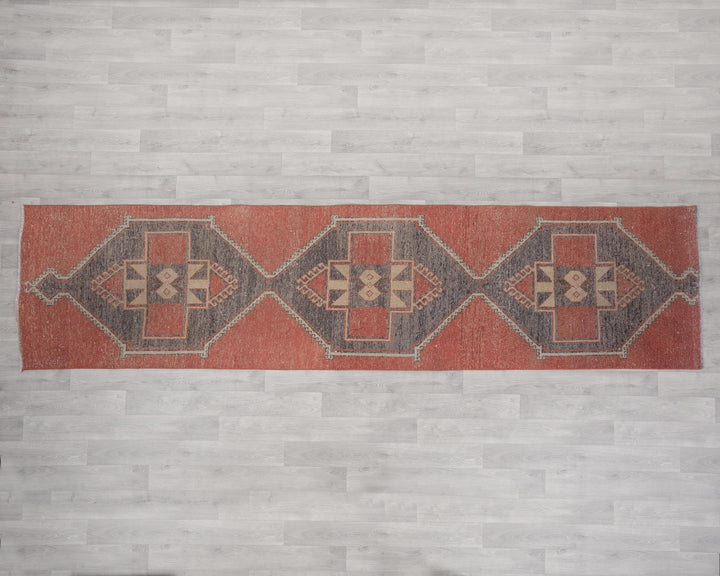 Runner Rug 2' 9" x 11' 6" | No. VR97700