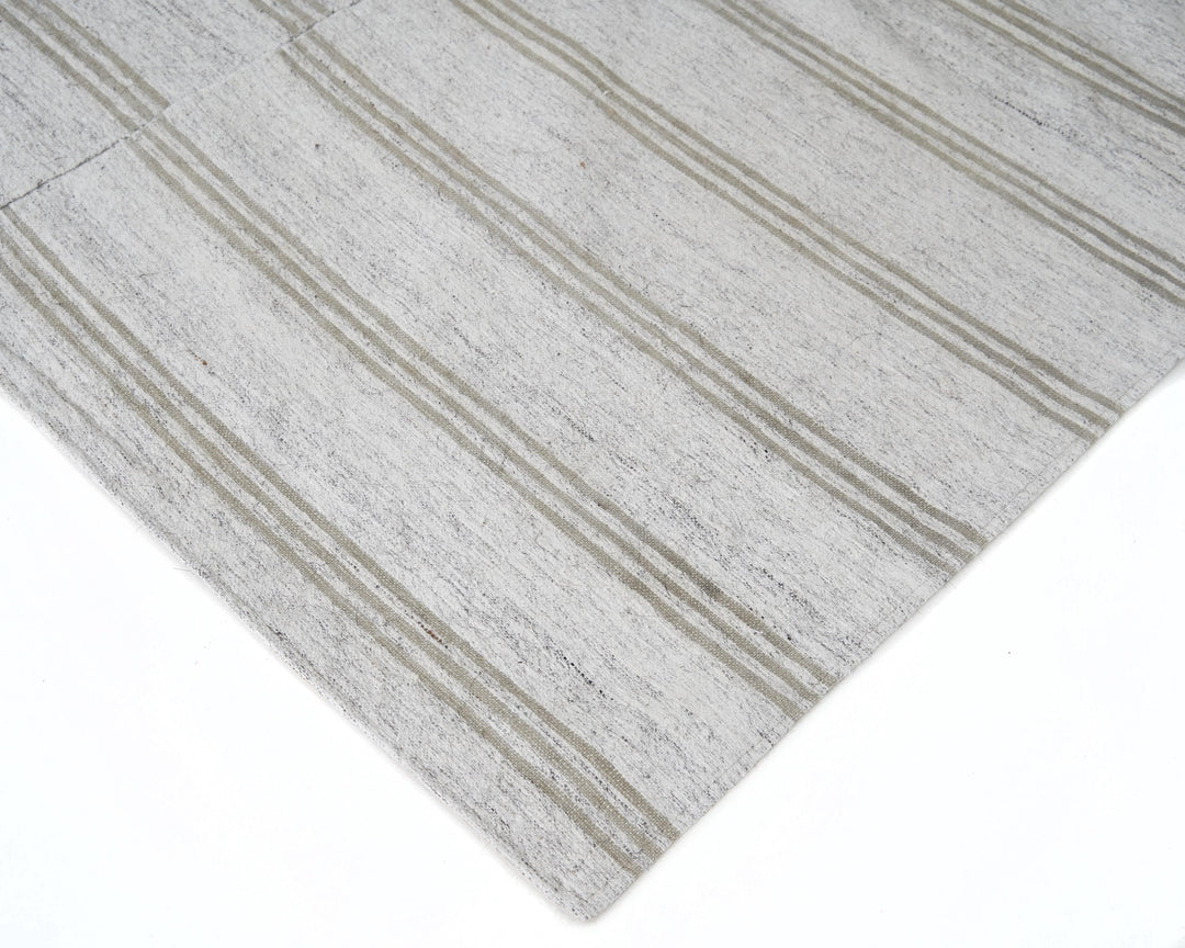 Faded Kilim Rug 6' 2" x 9' 4" | No. VR73205
