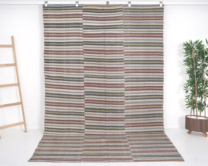 Kilim Rug 5' 11" x 9' 8" | No. VR40372
